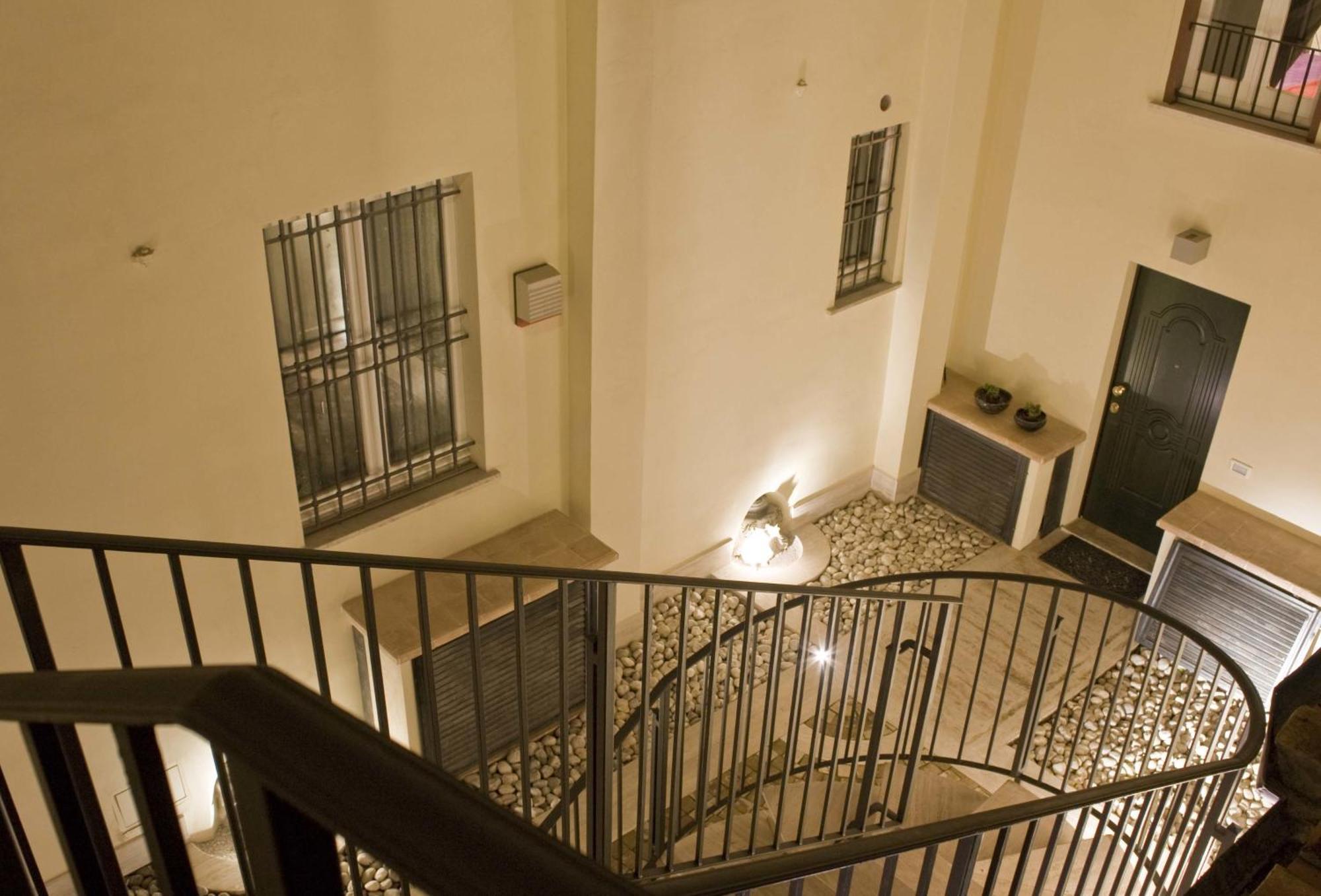 Nostromondo Ciancaleoni Palace — Foto 1